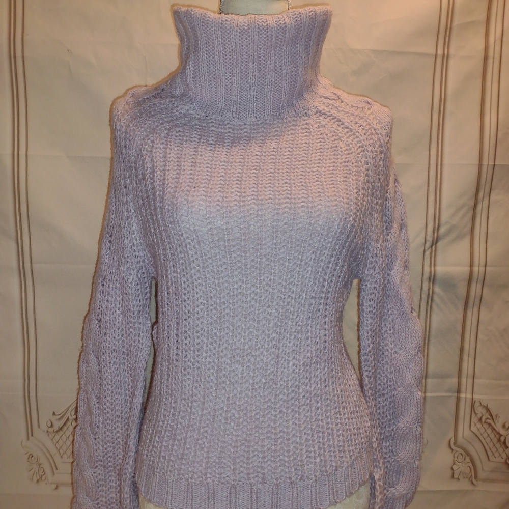Planet Gold size medium light purple sweater